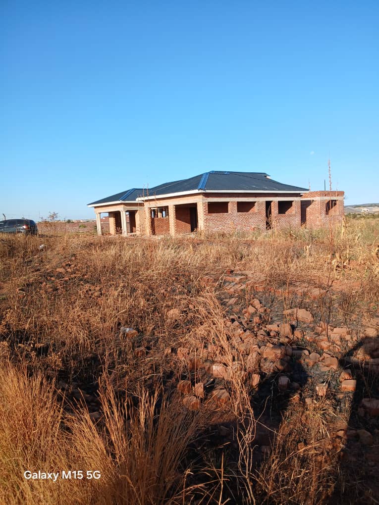 ROOFING - Image 2