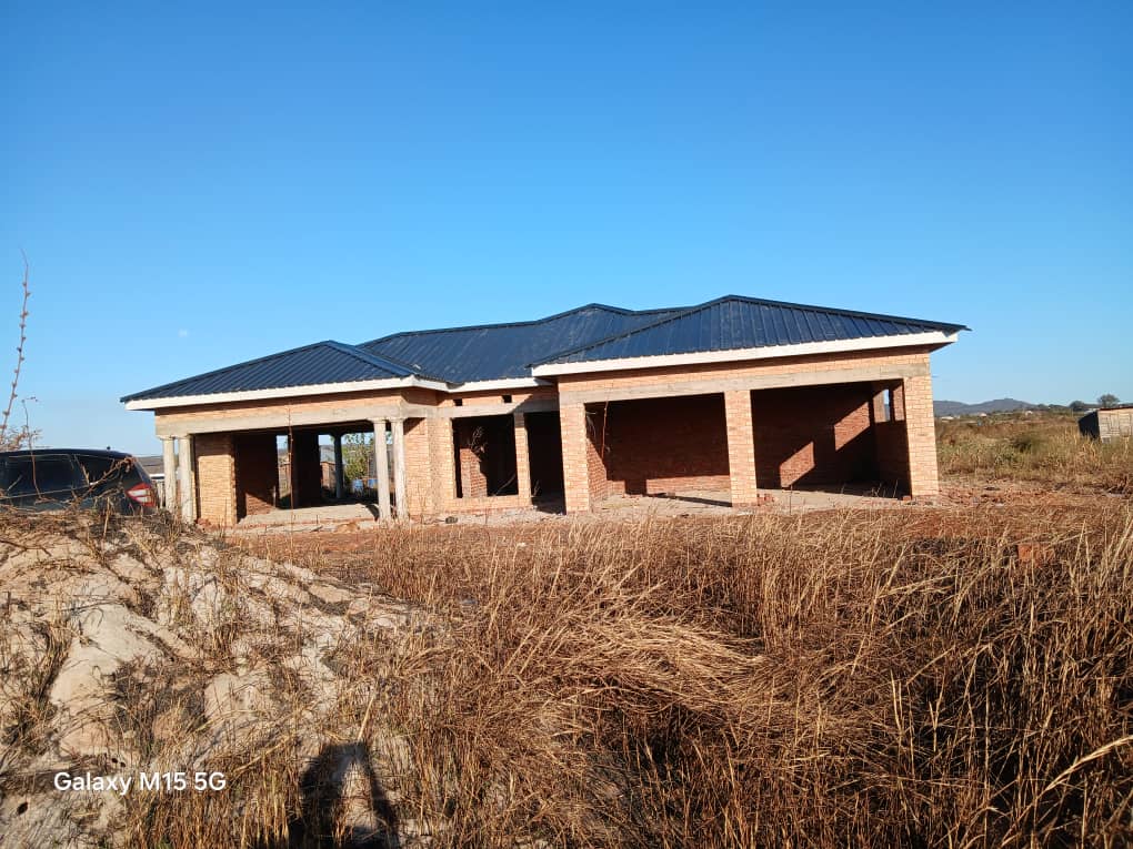 ROOFING - Image 1